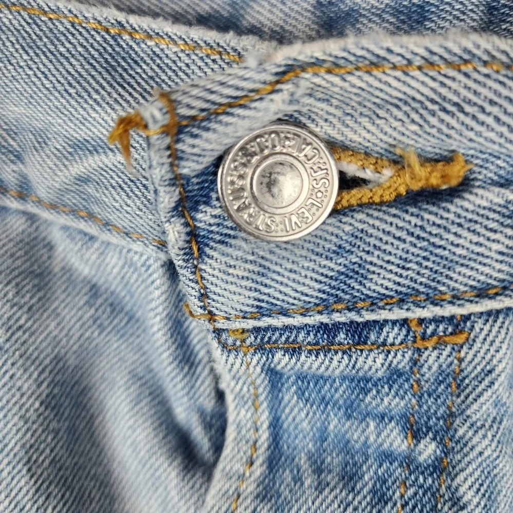 Levis these levi